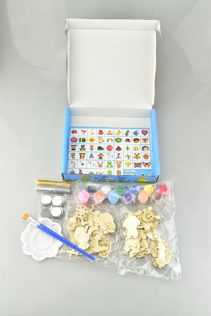 Family csináld magad hűtőmágnes készlet (festhető fa mágnesek, festék, ecset, glitteres