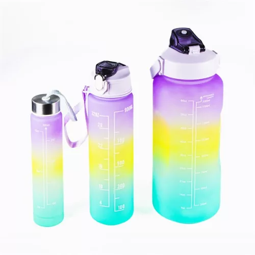 TOO KT-399 3in1 kulacs, 2.000ml+900ml+280ml-es színátmenetes motivációs kulacs idézetekkel és időskálával