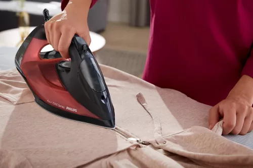 Philips Azur Series 7000 DST7022/40, 7000 Series HV gőzölős vasaló 2800W, fekete/piros