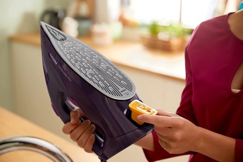 Philips 7000 Series HV gőzölős vasaló, sötét mágikus bíbor, 3000W, DST7061/30